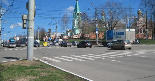 Движение на перекрестке Удмуртская Советская ограничили на месяц в Ижевске В Ижевске до 20 ноября частично ограничили движение транспорта на перекрестке улиц Удмуртской и Советской Как сообщает пресс служба администрации столицы Удмуртии это связано с капитальным ремонтом сети водоснабжения в рамках подготовки к благоустройству магистрали Ранее подрядчик модернизировал канализационный коллектор и менял канализационные колодцы на участке от ул Кирова до пер Широкого Сейчас приступили к ремонту водопровода от ул Лихвинцева до ул Ленина Читай Ижевск Первый Пришли новость Ижевск Удмуртия Ижевскновости новостиИжевска Удмуртияновости новостиУдмуртии новостиУдмуртскойРеспублики УдмуртскаяРеспубликановости авто дороги перекрытия ремонт ЖКХ