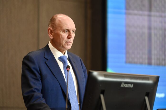 Президент Свердловского областного Союза промышленников и предпринимателей Дмитрий Пумпянский поздравил деловое сообщество региона с Днем российского предпринимательства. Он отметил, что это праздник активных и целеустремленных людей, которые умножают экономическую мощь Свердловской области и всей страны Читайте обращение главы СОСПП на сайте «Областной газеты». Полина Зиновьева, «Областная газета» Подписаться на «ОГ» Прислать новость Поддержать канал