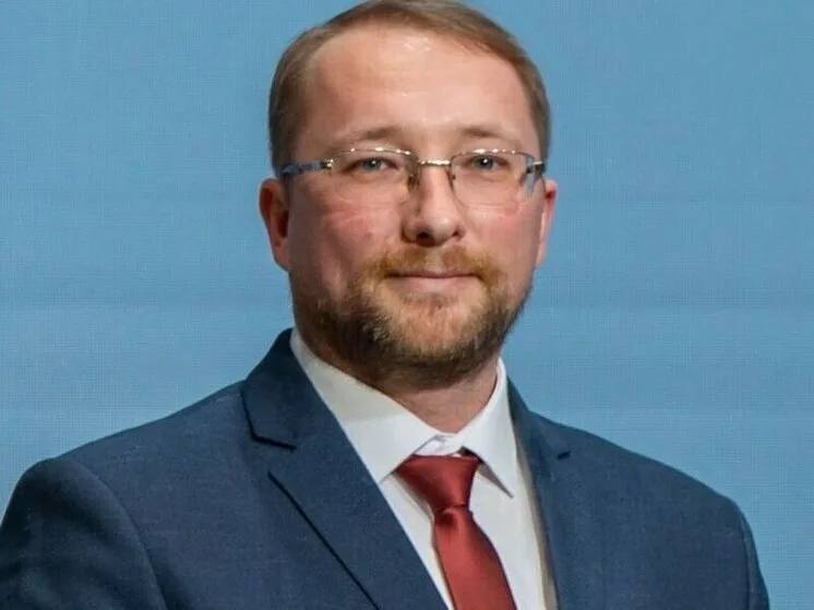 Около 70 музыкантов из Луганской Народной Республики побывали на мероприятиях Школы-фестиваля Леонида Лундстрема «Донбасский экспресс» за три года существования проекта. В этом году отбор прошли 15 молодых талантов региона. Об этом заявил министр культуры ЛНР Роман Олексин, выступая на пресс-конференции в честь старта четвертого сезона проекта. «За три предыдущих года около 70 ребят из нашей Республики побывали на мероприятиях „Донбасского экспресса“ в Москве и Великом Новгороде. В этом году отбор прошли 15 одаренных музыкантов по направлениям фортепиано, скрипка, виолончель и хоровое исполнение. Всего от Луганской Народной Республики было 52 претендента», — рассказал он.