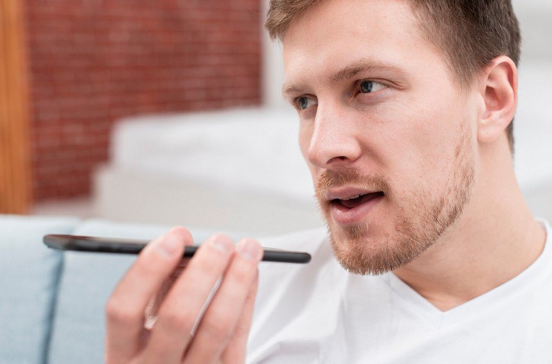 За матерные голосовые в мессенджерах накажут рублем В Москве суд наказал женщину за оскорбления в голосовых сообщениях в Telegram Она отправила собеседнице несколько аудио с грубостями а та не стала отвечать тем же и пошла в прокуратуру Суд принял экспертизу голосовых как доказательство Обвиняемая вину признала раскаялась но это не спасло кошелек Итог штраф 3 тысячи рублей Слово не воробей особенно в Telegram   Подпишитесь на Абзац TG VK Дзен MAX Rutube