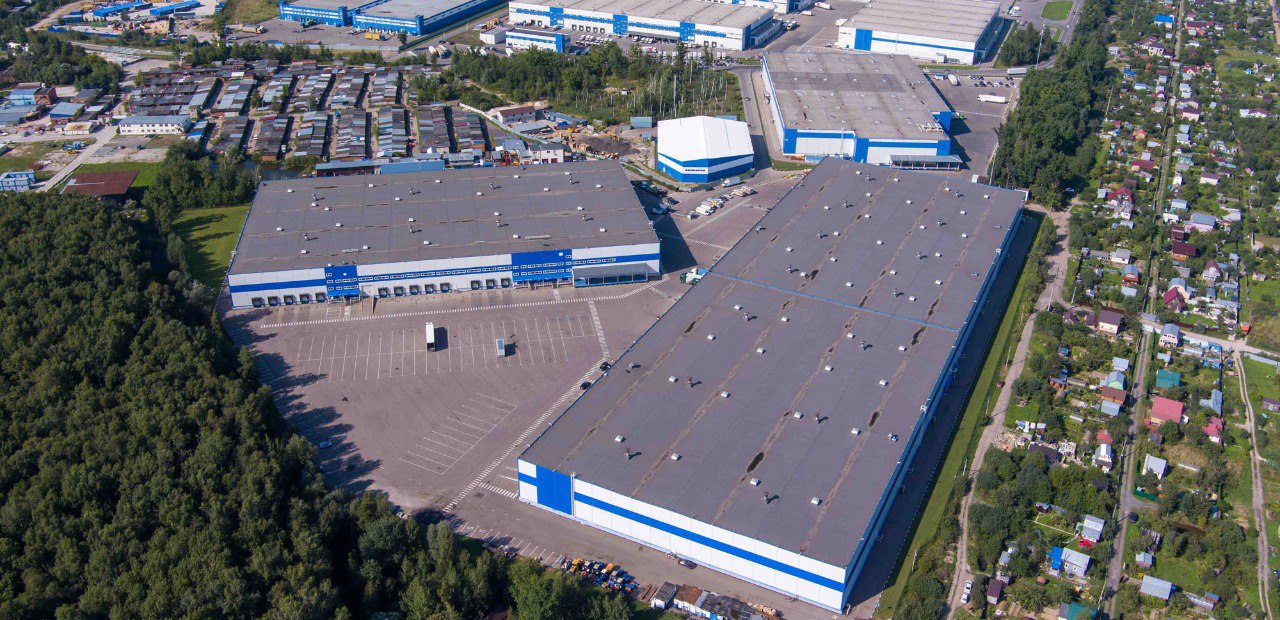 cre news Raven Property Group оспаривает изъятие складов в России Британская Raven Property Group намерена оспорить изъятие у нее портфеля складской недвижимости площадью около 1 9 млн кв м ранее принадлежавшего Raven Russia и подать инвестиционный иск к России в международный арбитраж Подробнее cre ru news 100707