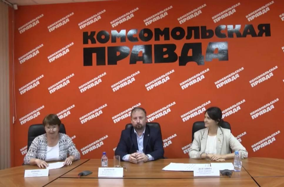 Глава краевого Минздрава Наталия Говорушкина не пришла на пресс-конференцию с журналистами.  На сайте Минздрава было указано, что на встрече, посвященной выгоранию врачей, будет три спикера, в том числе и сама министр здравоохранения. Однако перед началом в Минздраве заявили, что Говорушкиной нет в городе.   Может, министр тоже выгорела?  Фото: Борус.Люди