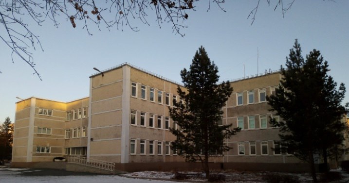 Оренбург Медиа   В Кувандыке из за сообщений о минировании эвакуировали четыре школы В ряд учебных заведений Кувандыкского округа Оренбургской области поступили сообщения о минировании объектов образования Как сообщил глава Кувандыкского округа Павел Пахомов утром 1 декабря в Кувандыке эвакуировали учеников и сотрудников школ 1 2 5 и гимназии 1 Также проходит эвакуация в Кувандыкском филиале МИГ В настоящее время правоохранители обследуют здания Ситуация под контролем Просим сохранять спокойствие добавил Павел Пахомов Оренбург подробнее на канале Оренбург Медиа