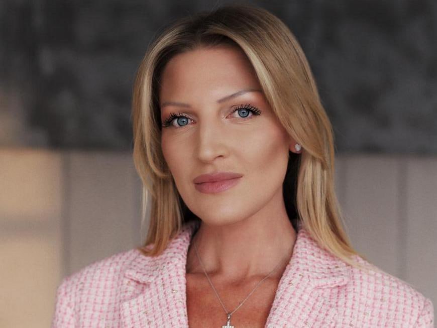 Дарья Санникова покинет должность главы комитета по туризму исполкома Казани Она пришла на работу в комитет в 2014 года в 2016 м возглавила его Теперь она будет советником мэра города Ильсура Метшина по работе в Ассоциации городов стран БРИКС Созданная по инициативе Метшина она объединяет 18 тысяч городов и муниципалитетов разных стран Фото комитет по туризму исполкома Казани inkazanischa теперь и в МАХ