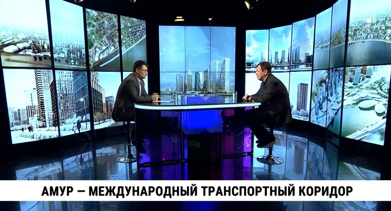 Хабаровский судостроительный завод перешёл в собственность края Как отметил губернатор Дмитрий Демешин правительству удалось сохранить не только само предприятие его мощности и технологии но и уникальных специалистов Дело в том что предприятие необходимо в контексте масштабного плана по развитию судоходства на Амуре Возможно укрепление реки как логистического коридора само по себе является частью ещё более глобального процесса Об этом мы поговорили с первым заместителем председателя правительства Хабаровского края Сергеем Абрамовым   rutube ru video 09a9b791cf1fba8dbbbfff53917cb08e