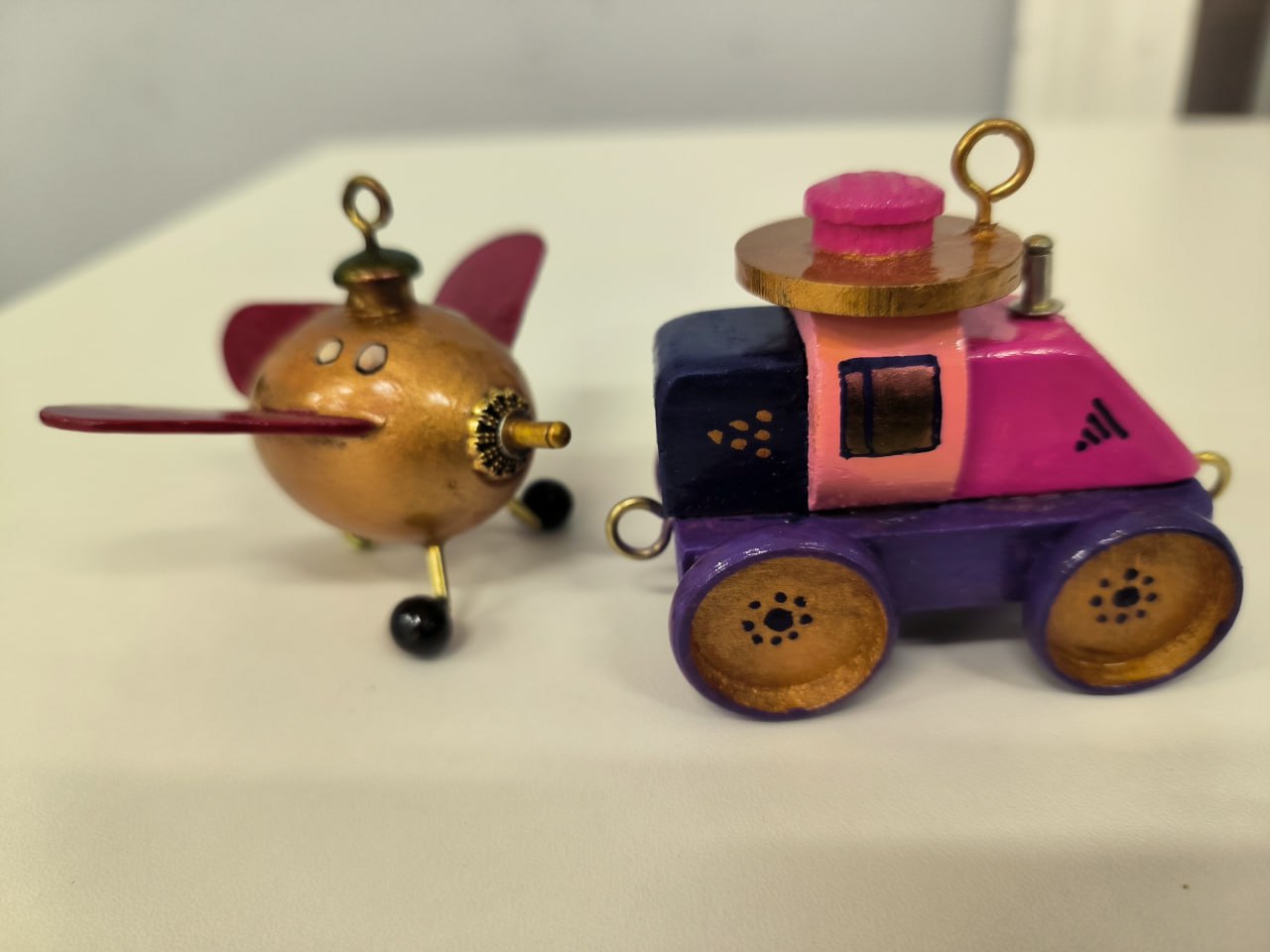 ВЫСТАВКА ЧУДЕСА НАРОДНОГО ТВОРЧЕСТВА 6 15 ноября в областной библиотеке им Н К Крупской состоится открытие выставки ЧУДЕСА НАРОДНОГО ТВОРЧЕСТВА В экспозиции будут представлены работы талантливых людей объединённых общей страстью к искусству желанием выразить себя в творческом процессе Гости мероприятия получат возможность увидеть уникальные изделия ручной работы пообщаться с художниками мастерами своего дела создающими настоящие произведения искусства Начало в 15 00 Вход свободный ул Советская 20 отдел искусств  Телефон для справок 3532 77 24 72 отдел литературы по искусству   Выставка будет работать до 16 января 2026 года Обратите внимание Вход осуществляется по читательскому билету При его отсутствии можно пройти регистрацию непосредственно перед началом мероприятия