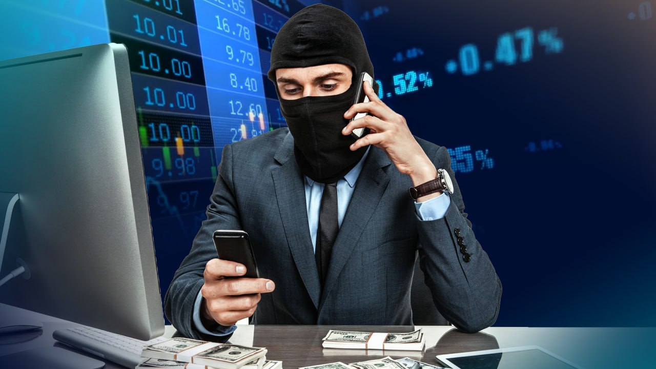 Житель Черногорска покупая автозапчасти через интернет отдал мошенникам 45 тысяч рублей В ОМВД России по г Черногорску обратился 45 летний местный житель который стал жертвой обмана в результате виртуальной покупки Мужчина рассказал что состоял в группе клуба владельцев авто определённой марки где обнаружил объявление о том что у одного из пользователей имеются запчасти подходящие на модель его автомобиля Автолюбитель написал продавцу они договорились об условиях покупки и доставки товара Неизвестный сообщил что проживает в Нижнем Новгороде поэтому запчасти будут отправлены заказчику транспортной компанией Горожанина ничуть не смутило что сделка должна была осуществляться по предоплате Для начала покупатель внёс аванс в размере 15 тысяч рублей Вскоре получив видеоподтверждение погрузки товара перевёл по указанным реквизитам оставшиеся 30 тысяч рублей После перевода денег связь с продавцом оборвалась а переписка в мессенджере оказалась удалена Следственным отделом полиции г Черногорска возбуждено и расследуется уголовное дело по признакам преступления предусмотренного ч 2 ст 159 УК РФ мошенничество совершённое с причинением значительного ущерба гражданину Сотрудники полиции напоминают совершая покупки в сети интернет проявляйте предельную бдительность и пользуйтесь услугами только проверенных маркетплейсов полицияхакасии мвдхакасии мвд19 черногорск стопмошенники бдительность недайтесебяобмануть МВД по Республике Хакасия Подписаться
