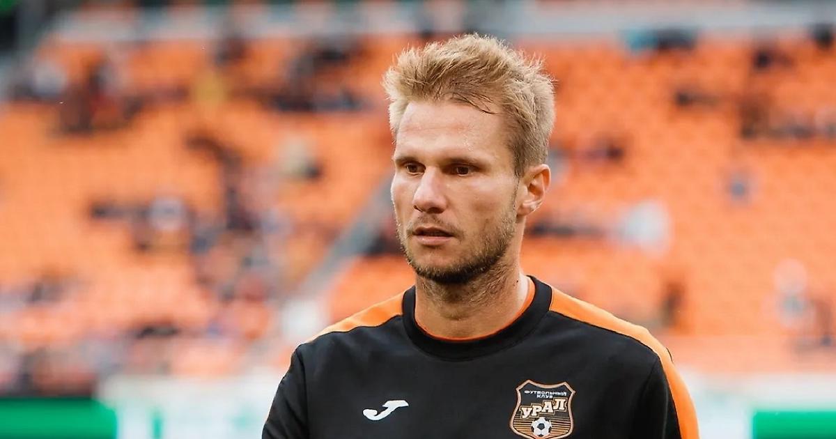 Нечищеные улицы Екатеринбурга удивили иностранного игрока Урала Экс защитник команды Грегор Балажиц который сейчас живет в Белграде вспомнил свою первую зиму на Урале в интервью Metaratings Я прилетел подписывать контракт в Екатеринбург в конце декабря и было очень холодно Столько снега Для меня было странно что не почистили дороги В Словении когда выпадает снег дороги чистят быстро Еще впервые увидел машины с шипованными покрышками Было очень холодно Балажиц пришел в команду в конце 2016 года сразу стал игроком основного состава Всего он провел за Урал 2 5 сезона Фото пресс служба ФК Урал Новости из Екатеринбурга