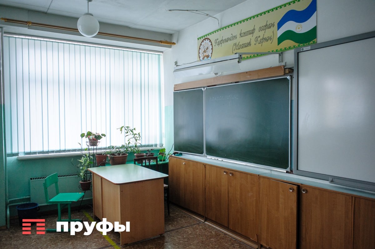 С 2026 года в школах введут новый обязательный предмет — «Духовно-нравственная культура России» В школах со следующего года появится обязательный предмет «Духовно-нравственная культура России». В 5 классе на него отведут 17 часов, в 6 и 7 классах – по 34 часа. По словам ректора МПГУ Алексея Лубкова, учебные материалы должны быть готовы к ноябрю 2025 года. К разработке привлечена Русская православная церковь. Лубков подчеркнул, что курс станет ключевым в формировании мировоззрения и будет посвящен духовно-нравственным ориентирам российской цивилизации, представленным через биографии выдающихся личностей, пишет ТАСС. Обратная связь Подписаться