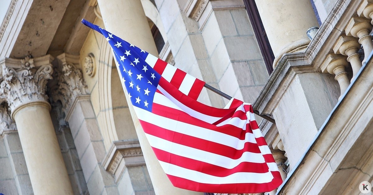 Биньямин Нетаньяху поддержал действия США в Венесуэле По его словам израильское правительство поддерживает возвращение свободы и справедливости в этот регион Должен сказать что в Латинской Америке сейчас происходит переворот Ряд стран возвращается к американской оси и что неудивительно к связям с Государством Израиль Мы приветствуем это приветствуем решение президента Трампа и отдаём честь американским вооружённым силам которые провели безупречную операцию заявил Нетаньяху