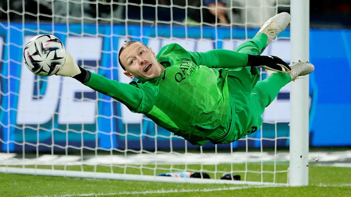 ПСЖ не собирается расставаться с Матвеем Сафоновым в зимнее трансферное окно сообщают французские СМИ