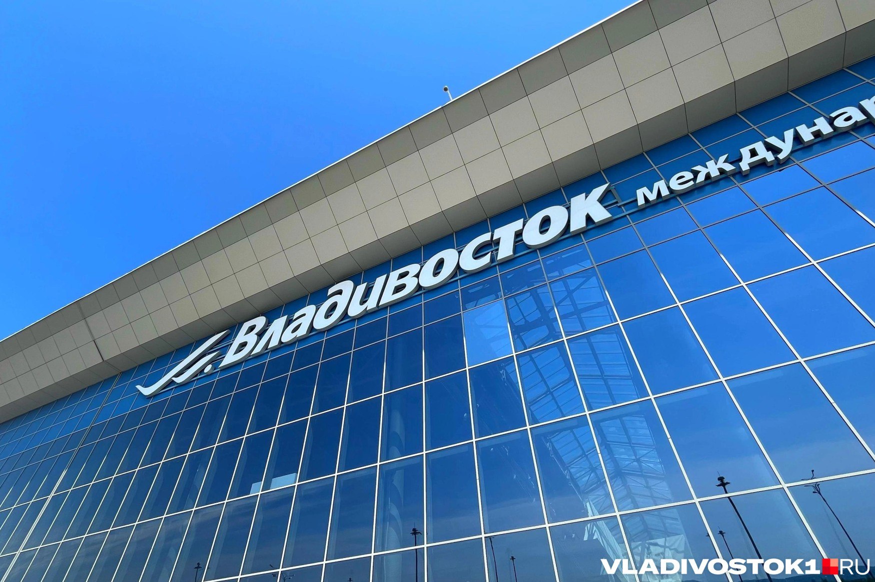 Не менее 2 триллионов 450 миллиардов рублей планируется выделить на строительство города-спутника Владивостока. Это в 8 раз больше, чем изначально планировалось потратить на реализацию проекта. Первый этап проекта начнут реализовывать уже в этом году. Продлится он до 2030-го. Объекты города-спутника расположатся на 11 участках: девять из них площадью 114 гектаров выделят для туризма, два площадью 60 гектаров — для строительства жилья. Подробнее - на сайте. Подписаться