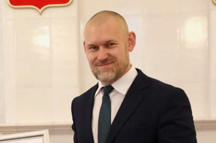 Мэр Вологды Андрей Накрошаев подал заявление об отставке по собственному желанию, сообщает ИА «Вологда Регион». Этот пост он занимал с 25 марта 2025 года. Наши источники в Правительстве региона заявили, что Накрошаеву сделано предложение перейти на работу в область.