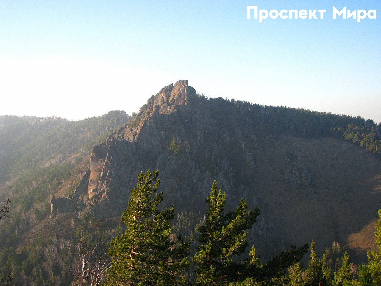 «Красноярские Столбы» закроют с 12 мая. Надолго? Там вводят «месячник тишины» из-за пожароопасной ситуации. «Красноярские Столбы» будут закрыты для посетителей с 12 по 23 мая. В этот период для посетителей будут открыты только чаша Гранитного карьера и научно-познавательный центр «Столбы», расположенный со стороны Восточного входа. Вход со стороны Центрального входа и со стороны «Бобрового лога» будет закрыт. В нацпарке отмечают, что запрет на посещение «Столбов» могут продлить из-за метеоусловий, пожаров или высокой активности медведей в рекреационной зоне.