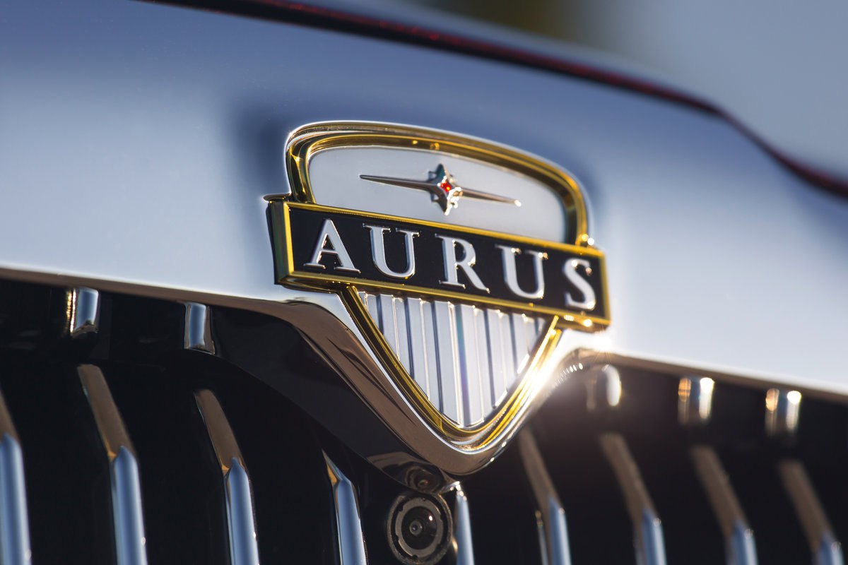 Aurus возглавил эксперт по самолётам Генеральным директором российской компании стал Андрей Богинский который ранее руководил ПАО Яковлев авиастроительной компанией выпускающей Superjet 100 На посту главы Ауруса Богинский сменил Андрея Панкова возглавлявшего компанию с конца 2022 года autoruonline