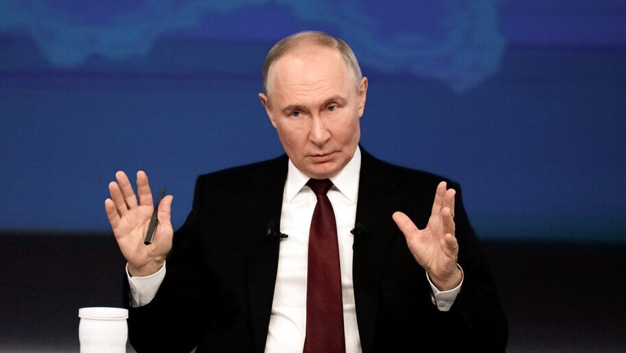 Путин обсудил с членами Совбеза морскую политику и подготовку к ЕДГ  Президент РФ Владимир Путин обсудил с членами Совета безопасности морскую политику и обеспечение безопасности в ходе предстоящего единого дня голосования.  «У нас сегодня два вопроса. Один касается вопросов повышения эффективности национальной морской политики. Докладывать будет Николай Платонович Патрушев. Затем я попросил бы министра внутренних дел Владимира Александровича Колокольцева доложить о подготовке к единому дню голосования в сентябре текущего года с точки зрения обеспечения общественной безопасности», — сказал глава государства, открывая совещание.  Фото: Global Look Press/Roman Naumov/URA.RU  Читать полностью     , VK и ОК и читайте новости на нашем сайте