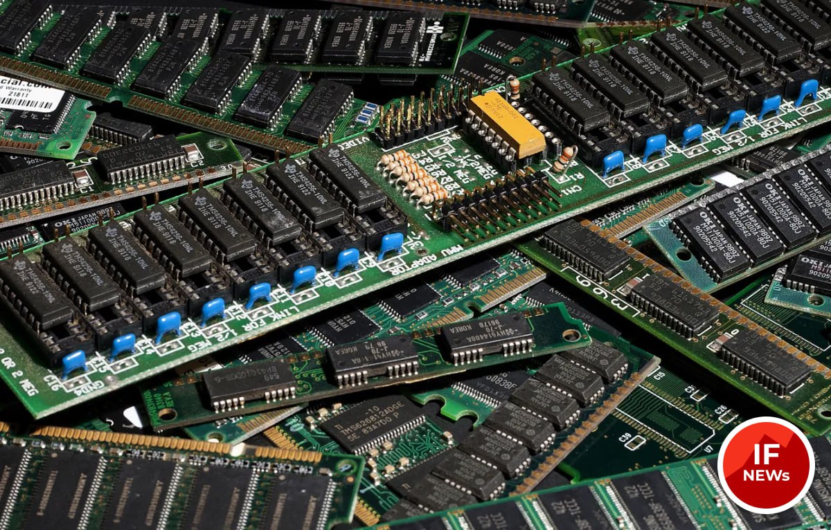 Дефицит оперативной памяти Цены на ОЗУ резко взлетели в третьем квартале рост составил 17 за год 172 данные Toms Hardware Причина стремительный рост спроса на железо для искусственного интеллекта Например комплект Corsair Vengeance RGB подорожал с 91 до 183 долларов Подорожание затронет широкий спектр устройств смартфоны ПК ноутбуки умные часы телевизоры и другие гаджеты использующие оперативную память Эксперты не прогнозируют улучшения ситуации в ближайшее время отмечая возможный дефицит уже в следующем году Помимо ОЗУ дорожают флеш накопители и жесткие диски investing investing