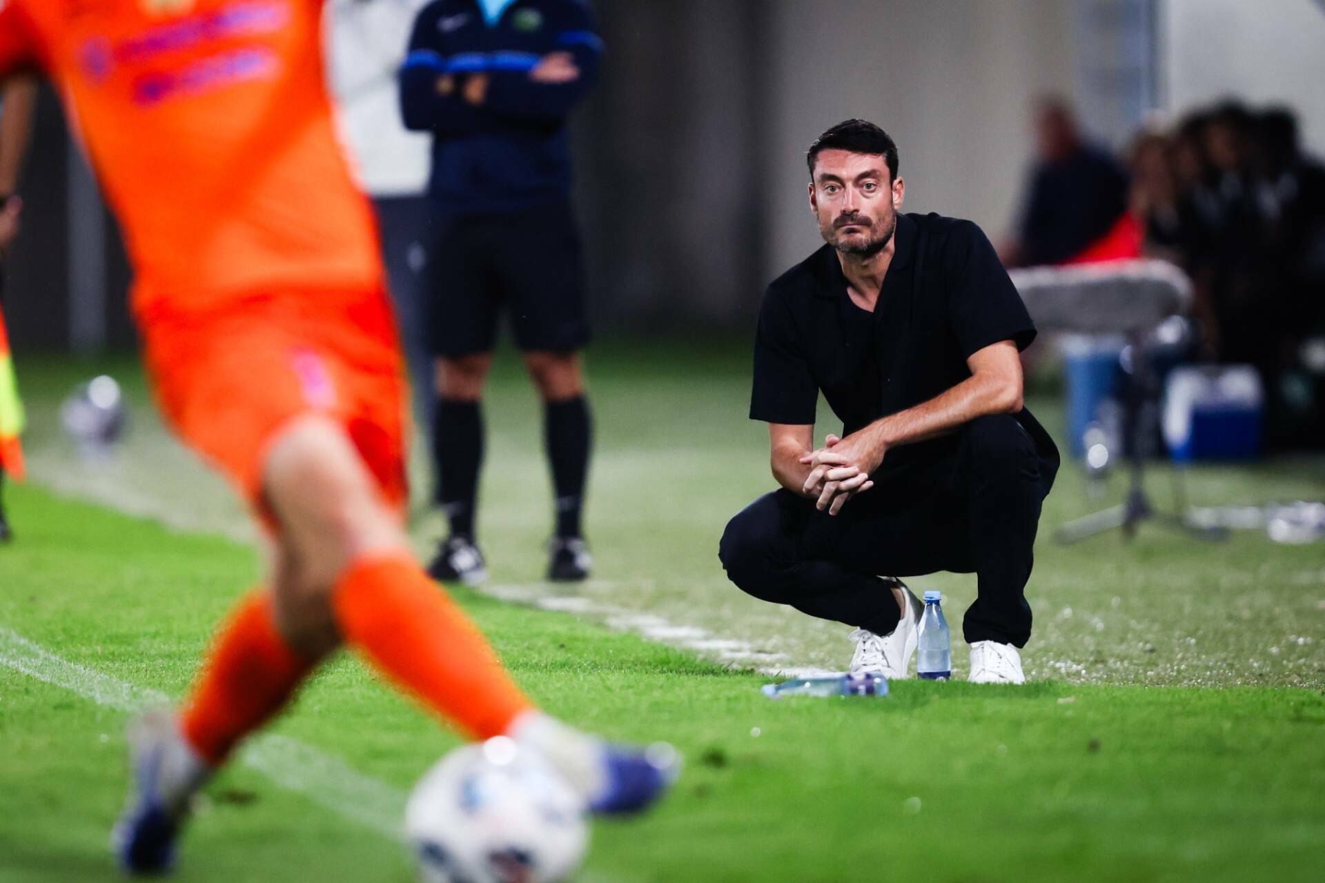 Московский Спартак проявляет интерес к Альберту Риере на должность главного тренера Разговоры о возможной замене Деяна Станковича в Спартаке не утихают почти каждую неделю появляются новые слухи о том кто может возглавить московский клуб вместо сербского тренера Теперь среди кандидатов называют нынешнего наставника словенского Целе Альберта Риеру сообщает Sportklub По данным источника представители Спартака планируют посетить ближайший еврокубковый матч команды Риеры чтобы оценить его работу Читать полностью