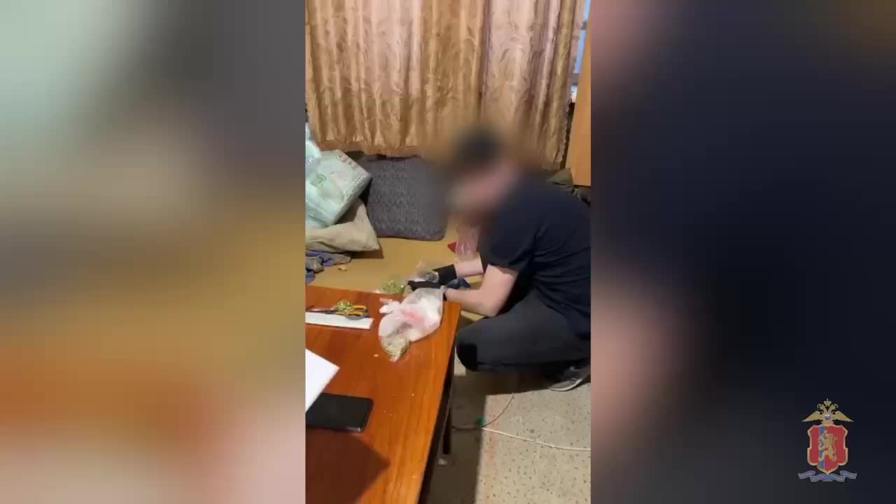 В Красноярске задержаны наркозакладчики с крупными партиями наркотиков