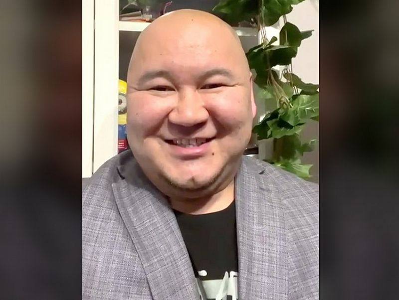 Денис Гармаев решил сложить депутатские полномочия Соответствующее заявление от народного избранника поступило в парламент республики 18 апреля. В заявлении сам Гармаев просит освободить его от депутатских полномочий 24 апреля. Напомним, слухи о назначении Дениса Гармаева на пост министра промышленности, торговли и инвестиций Бурятии появились еще зимой. Источники их подтверждали.