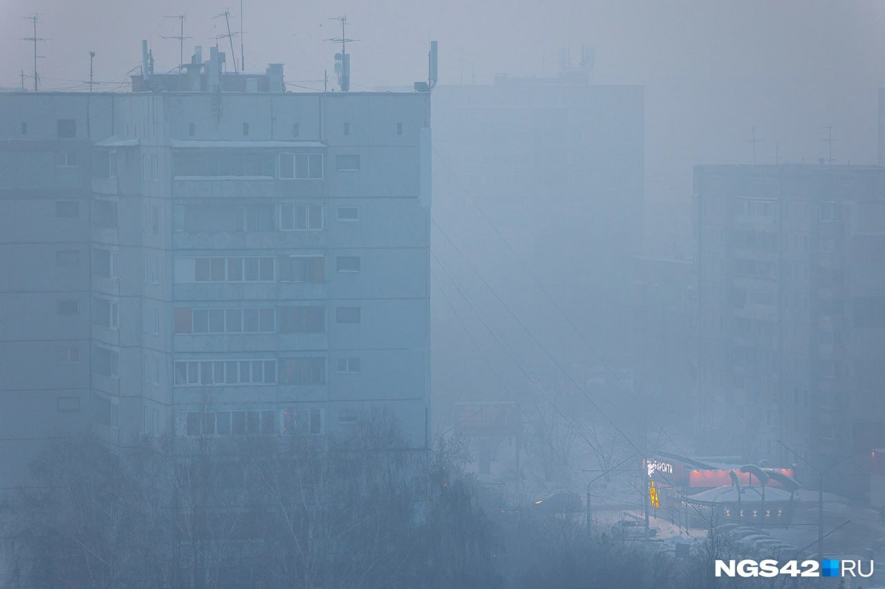 Пять кемеровских предприятий наказали за выбросы во время режима «черного неба»  За обильные выбросы производителей пластмасс, сухих бетонных смесей и электрооборудования привлекли к административной ответственности, сообщает прокуратура Кузбасса.   Дарим два сертификата в «Золотое Яблоко»