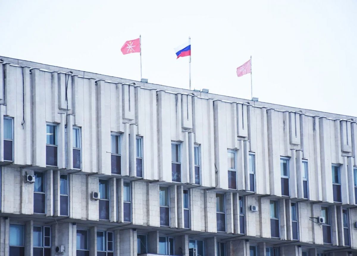 В Тульской области обсудили последствия массовых атак БПЛА 26 мая на оперативном совещании в правительстве Тульской области обсудили последствия массовых атак БПЛА. С 27 мая начнут осуществлять выплаты пострадавшим, размер составит 100, 300 и 600 тыс рублей, в зависимости от степени тяжести вреда здоровью. Подробнее в новости. Подробнее Подписаться