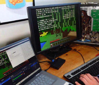 Minecraft запустили на видеокарте с 8 МБ VRAM и GPU 2005 года выпуска Энтузиасты с YouTube-канала Budget-Builds Official смогли запустить Minecraft в играбельном виде на компьютере с видеокартой 3D Phantom XP-2800 от Pine Technology, выпущенной в 2005 году, и всего 8 МБ видеопамяти. Несмотря на то что современные версии Minecraft требуют Windows 10, 2 ГБ ОЗУ и как минимум встроенную графику уровня Intel HD 4000, эксперимент проводился на старом ПК под Windows XP с процессором Athlon 64. Читать далее