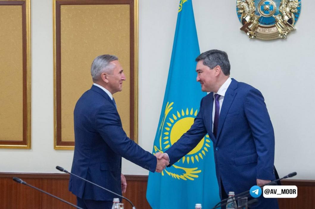 На 26 % увеличился внешнеторговый оборот Тюменской области в 2024 году "Такой результат достигнут благодаря региональным проектам, которые мы реализуем в рамках нацпроектов "Малое и среднее предпринимательство" и "Международная кооперация и экспорт", - сообщил глава региона Александр Моор в своих социальных сетях. Для предпринимателей организовывали учёбу, оказывали им содействие в транспортировке товаров, переводе сайтов предприятий на иностранные языки. Выход на новые зарубежные рынки – возможность для бизнеса расти и развиваться.