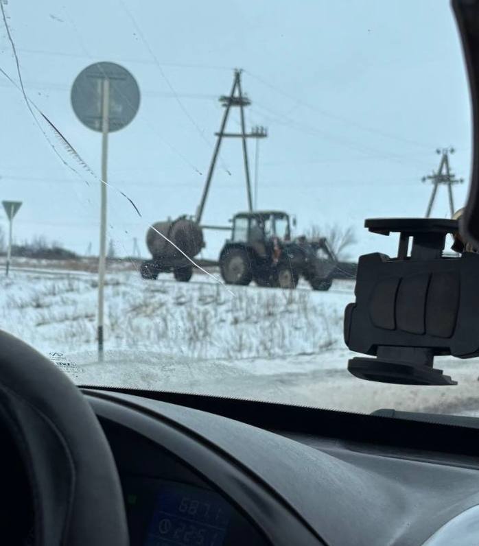 Слил отходы – получил штраф 40 тысяч рублей Этой весной в сети появились кадры с Волжского района, где происходит несанкционированный слив жидких отходов недалеко от кладбища с. Яблоневый овраг. Полиция установила личность нарушителя, государственный экологический надзор минприроды рассмотрел дело и назначил административный штраф в размере 40 тысяч рублей. Нарушитель свою вину полностью признал. В публикациях ранее говорилось, что слив произошел на участок земель для многодетных. Но этот факт не подтвердился. МИНПРИРОДЫ