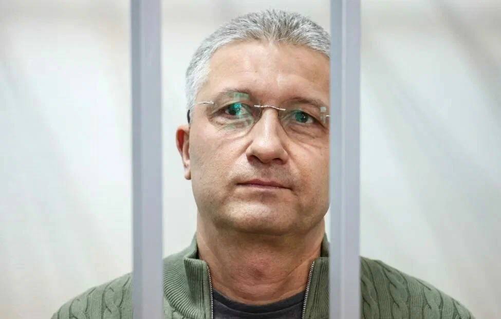 Прокурор запросил 14,5 лет колонии для экс-замминистра обороны Тимура Иванова по делу о растрате при покупке паромов для Керченской переправы и выводе свыше 3,9 млрд рублей из банка «Интеркоммерц» Об этом стало известно на судебном заседании.