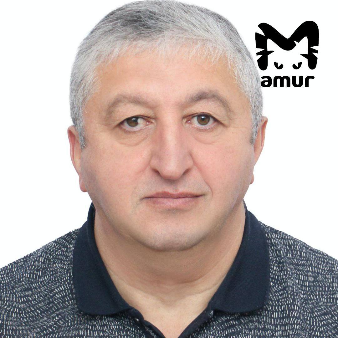 Депутата из Приморья нашли мёртвым.  56-летний Степан Пайлеванян занимал должность парламентария в думе Надеждинского района. Сегодня его тело обнаружили за заброшенным кафе "33 коровы". Сейчас следователи выясняют, было ли это суицидом или убийством.