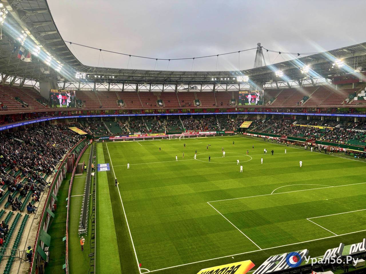 0 0 после первого тайма матча Локомотив Москва Оренбург На поле равная игра оренбуржцы пока справляются с атаками одного из лидеров чемпионата Впереди второй тайм который выявит будет ли в этом матче голы и победитель Урал56 Ру в MAX