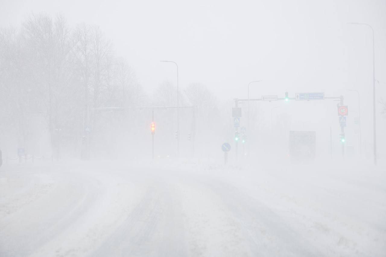 Камчатка Москва сегодня Из за снегопада видимость на дорогах в московском регионе упала до нуля newsEconomics