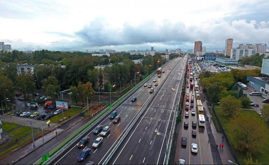 В зоне Щелковского шоссе а также на улицах Большая Черкизовская и Краснопрудная запланировано обновление около 460 тысяч квадратных метров асфальтового покрытия Об этом сообщил Петр Бирюков заместитель мэра Москвы курирующий жилищно коммунальное хозяйство и благоустройство города Кроме того он отметил что дороги в этом районе частично обновлялись в последний раз в 2021 году