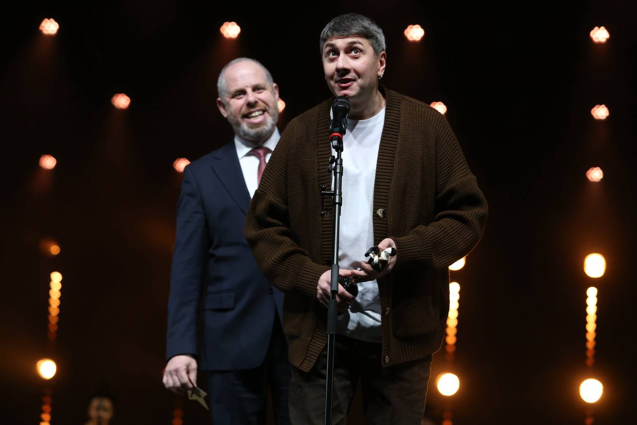 Статуэтка мима отправится в Рязанский театр драмы Рязанский театр драмы победил в номинации Лучший региональный театр В шорт листе Звезды Театрала также были представлены Новосибирский театр Красный факел и Оренбургский театр музыкальной комедии Фото Валерия Новокрещенова Проект реализуется при поддержке Президентского фонда культурных инициатив