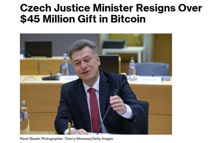 Министр юстиции Чехии ушёл в отставку из-за биткоинов от наркоторговца — Bloomberg Глава Минюста Чехии Павел Блажек подал в отставку после того, как стало известно о получении его ведомством крупного подарка в криптовалюте от осуждённого наркоторговца. По данным следствия, была продана криптовалюта на сумму 1 млрд крон ≈ 45 млн долларов . "Я не знал о нарушениях, но не хочу навредить репутации правительства", — заявил Блажек в X. Прокуратура начала расследование. Сам министр настаивал, что дар был законным, так как не было подтверждений его преступного происхождения.