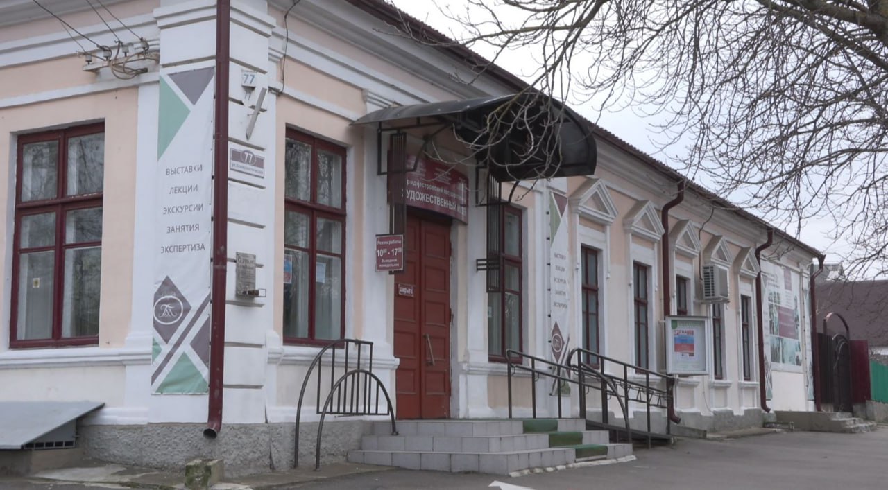 Фотографии которые стали хроникой края К 70 летию Александра Паламаря 1956 2023 в Приднестровском государственном художественном музее откроется фотовыставка Объективный взгляд Экспозиция посвящена памяти мастера педагога и подвижника который сформировал приднестровскую фотошколу Открытие в пятницу 23 января в 15 00