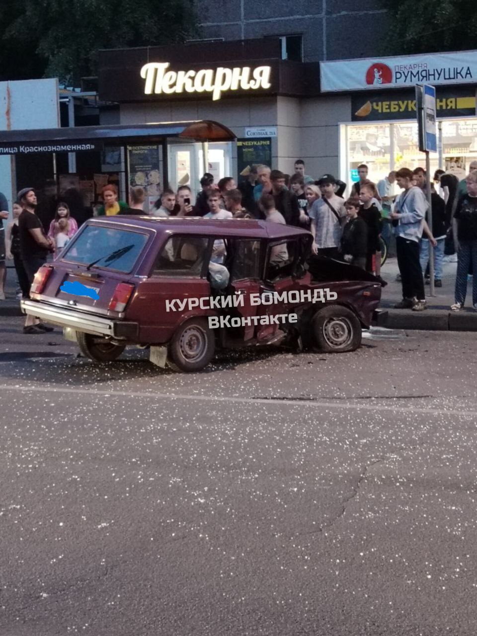 В Курске полиция ищет водителя иномарки, который скрылся с места ДТП. Жесткая авария случилась вчера в районе дома № 21 «А» по улице Союзная. Здесь столкнулись «четверка» и «Мицубиси Галант». К счастью, никто не пострадал. Водитель иномарки решил скрыться с места ДТП, теперь его ищут правоохранители. Свидетелей и очевидцев аварии просят позвонить в дежурную часть пo телефонам: 36-70-01; 36-70-02. Курская Telega / Прислать новость