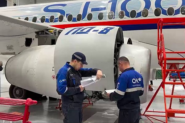 Поставки двигателей ПД-8 для серийных Superjet начнутся весной 2026 года  Поставки двигателей ПД-8 для серийных импортозамещенных самолетов Superjet планируется начать весной 2026 года, заявил глава Минпромторга РФ Антон Алиханов на совещании президента России Владимира Путина с членами правительства. Об этом сообщает ТАСС.  "Посетители [выставки "Иннопром"] также могли ознакомиться с двигателем ПД-8 для полностью импортозамещенного Superjet. Он должен быть сертифицирован у нас до конца этого года. Все сертификационные испытания у нас идут. И следующей весной начнутся поставки уже на серийные машины", – сказал министр.  В Ростехе ранее сообщали, что серийное производство двигателя ПД-8 для отечественного самолета Superjet 100 начнется в 2025 году. ПД-8 создается Объединенной двигателестроительной корпорацией  ОДК, входит в Ростех .  aviaru.net/n285942