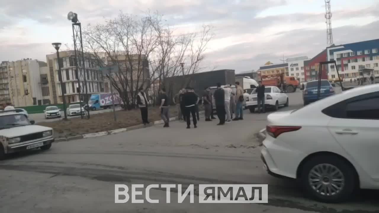 Трагические инциденты: мужчина погиб в драке в Новом Уренгое и утонул на турбазе в Новоусманском районе