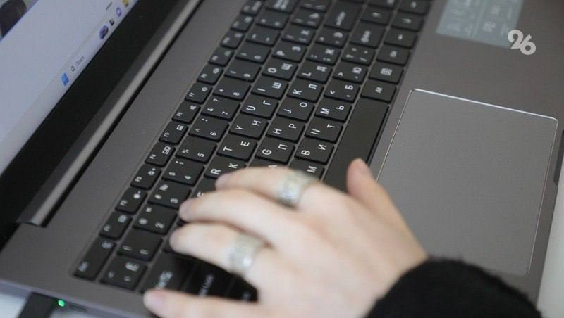 Служба быстрого реагирования начала работу в Ессентуках  В Ессентуках заработала служба быстрого реагирования при Комбинате по благоустройству города. Об этом сообщил глава города Владимир Крутников.  Служба будет оперативно решать вопросы уборки территории и отлова бездомных животных. Она работает круглосуточно.  Позвонить в службу можно по телефону: 8-934-042-04-36.