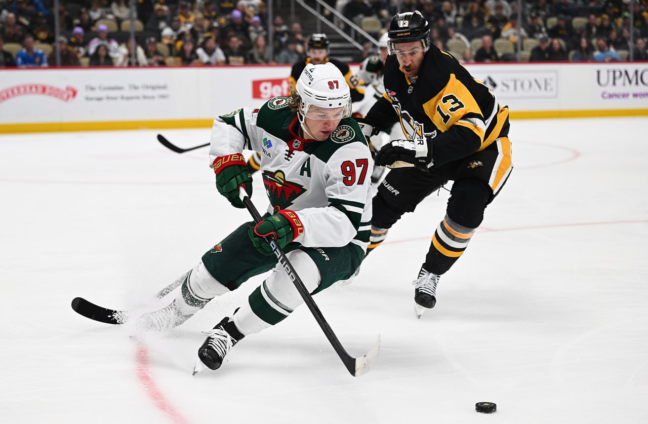 Капризов признан второй звездой победного матча против Питтсбурга Миннесота на выезде одержала победу со счетом 5 0 В активе Кирилла гол пас Капризов набрал 26 12 14 очков в этом сезоне Он лучший бомбардир Уайлд и самый результативный из российских хоккеистов лиги news matchtv Justin Berl Getty Images Sport Getty Images