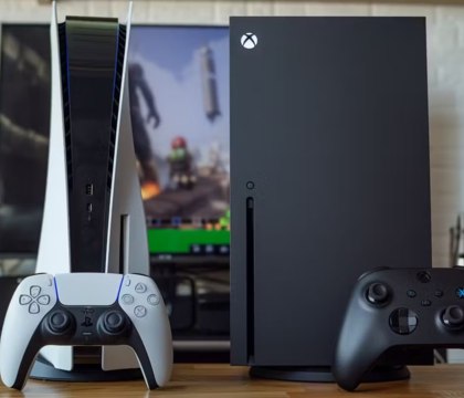 Директор Final Fantasy XIV считает что геймерам не нужны PS6 и Xbox Next По словам директора Final Fantasy XIV Наоки Есиды в консолях нового поколения нет никакой необходимости с точки зрения геймеров Издание Feed4Gamer спросило у Есиды видит ли его команда Final Fantasy XIV как игру для PlayStation 6 и новой Xbox Наоки говорит что не против выпустить тайтл на новых платформах и подчеркнул что любое увеличение мощности железа положительно воспринимается разработчиками поскольку появляются дополнительные возможности