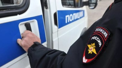 В Петербурге по делу о мошенничестве с землёй задержали полицейского   В Санкт-Петербурге установили причастность полицейского к многомиллионному мошенничеству с землёй во Всеволожском районе Ленинградской области.  Читать далее