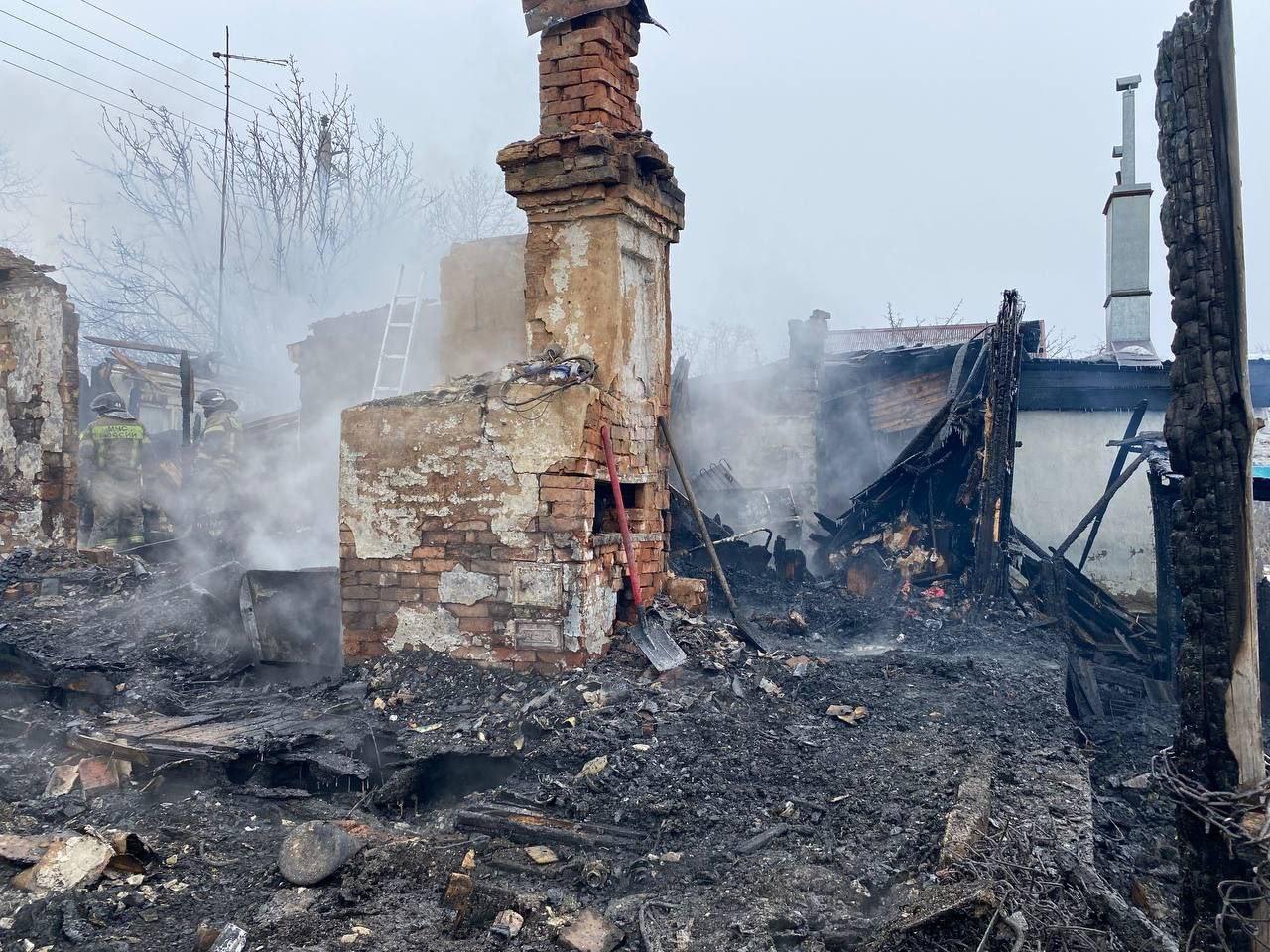 Предварительной причиной пожара, в котором погиб ребенок, стало короткое замыкание проводки  Следователи СК возбудили уголовное дело по ч. 1 ст. 109 УК РФ  причинение смерти по неосторожности .