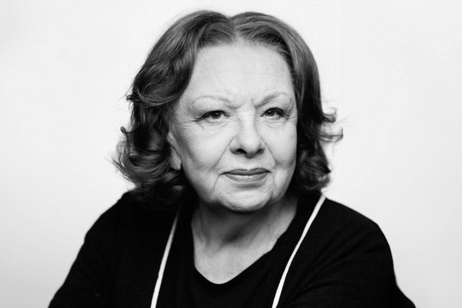 Ушла из жизни актриса Наталья Тенякова, сыгравшая бабу Шуру в фильме «Любовь и голуби». Народная артистка России скончалась на 81 году жизни. Об этом сообщили в МХТ имени Чехова. Актриса запомнилась зрителям по роли бабы Шуры в фильме «Любовь и голуби». В ее фильмографии также картины «Старшая сестра», «Наши знакомые» и «Зеленая карета». mxatchekhova Кубань 24