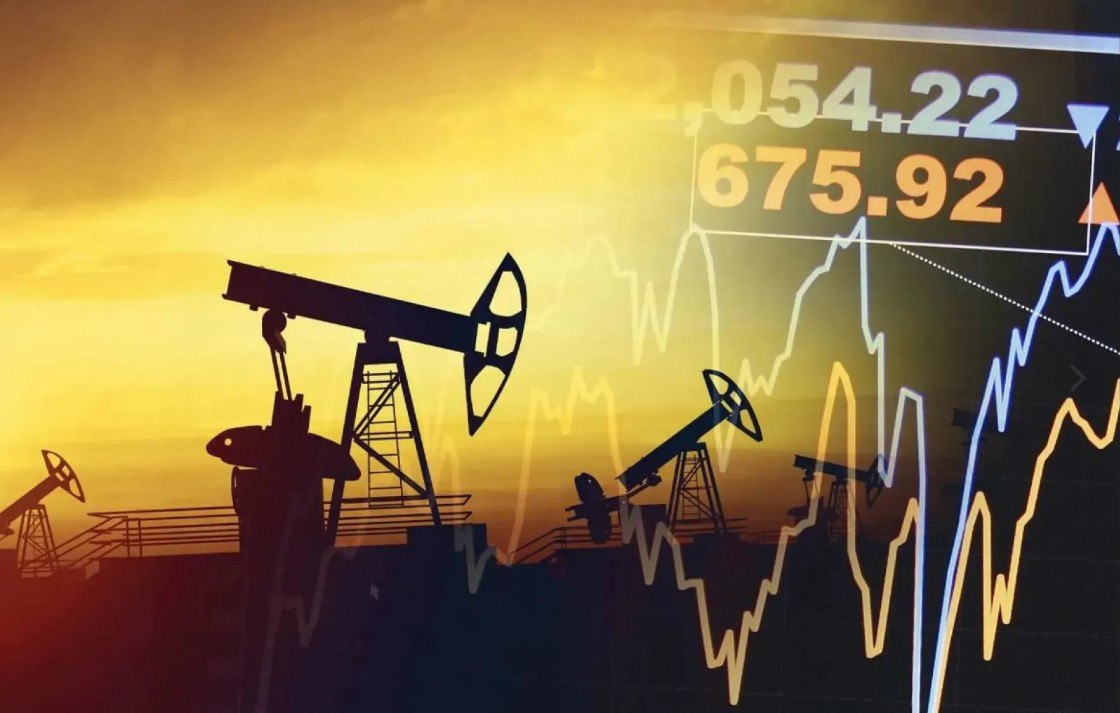 Китай, крупнейший в мире импортер нефти, второй месяц подряд отказывается от закупок американской сырой нефти, поскольку торговый спор страны с США продолжает выбивать рынки из колеи. По данным Бюро статистики, это привело к сокращению экспорта нефти из США в апреле до самого низкого уровня в текущем году. Он составил 3,883 миллиона баррелей в день, что на 4% меньше, чем в предыдущем месяце.