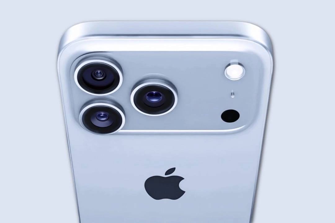 Apple переносит производство iPhone 17 в Индию Китай теряет позиции Bloomberg сообщает что Apple запускает производство iPhone 17 сразу на пяти заводах в Индии В процесс вовлечены Tata Group и Foxconn причём Tata Group в ближайшие два года намерена выпускать половину всех iPhone став ключевым партнёром компании Впервые все четыре модели iPhone будут одновременно выпускаться в Индии и Китае Раньше в Индии стартовали только базовые версии а производство Pro моделей откладывалось на месяцы Сдвиг в сторону Индии стал особенно заметен после того как администрация Дональда Трампа ввела пошлины на китайский импорт А в июле 2025 года Индия официально обогнала Китай и стала главным производителем iPhone для США appleinside apple appleinside iphone17