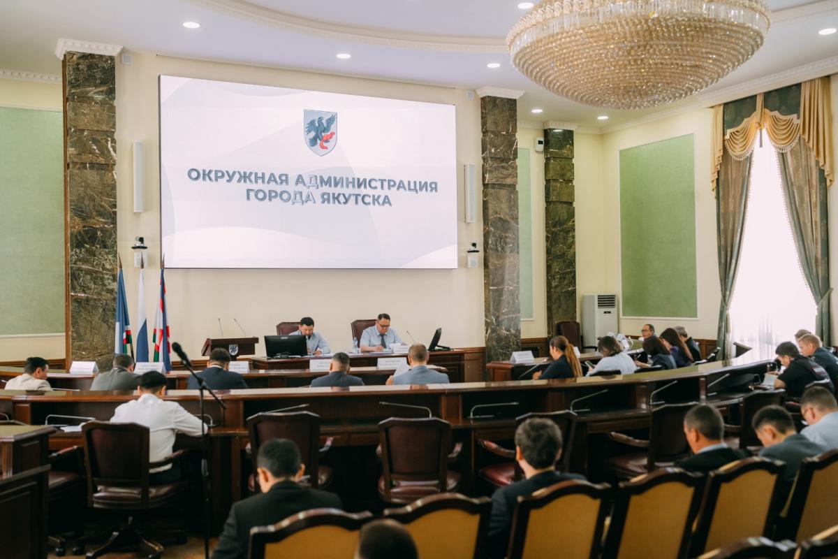 В Якутске идет подготовка к 393-летию основания города Мероприятия пройдут в выходные 13-14 сентября. Но праздничные мероприятия в округах и пригородах стартуют уже 8-12 сентября. Основные торжества развернутся на 5 площадках. Всего запланировано более 40 мероприятий, объединенных темой “Якутск – город твоих побед” и посвященных Году защитника Отечества в России, Году защитника Родины в Якутии, 80-летию Победы в Великой Отчественной войне и Второй мировой войне. Читайте далее на сайте