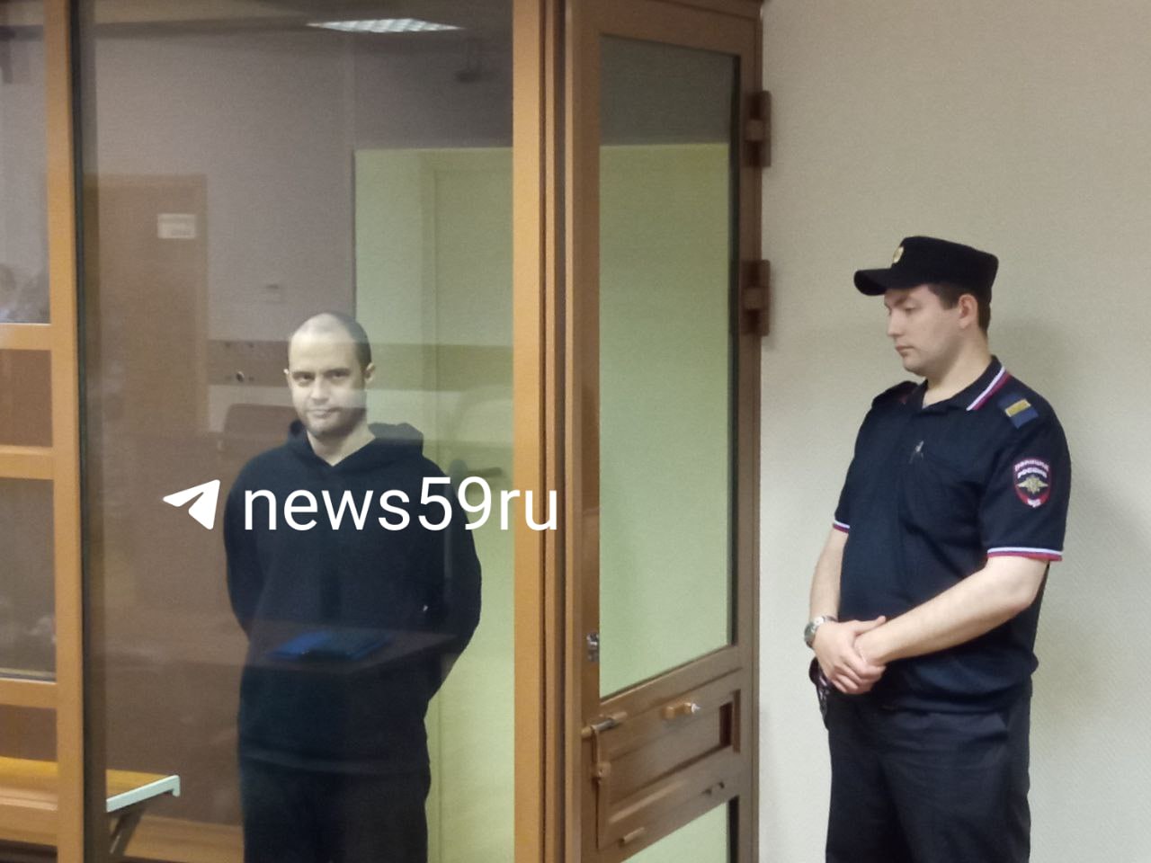 Фотографа Григория Скворцова приговорили к 16 годам в колонии строгого режима. Пермяка обвинили в госизмене.